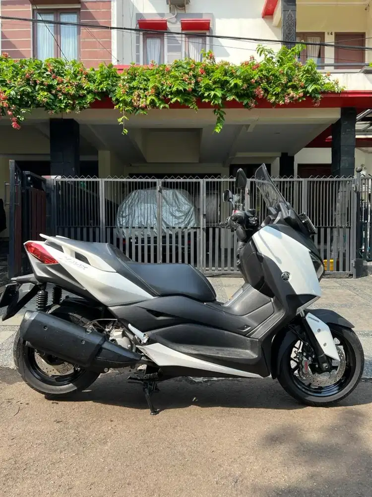 Xmax old very low km