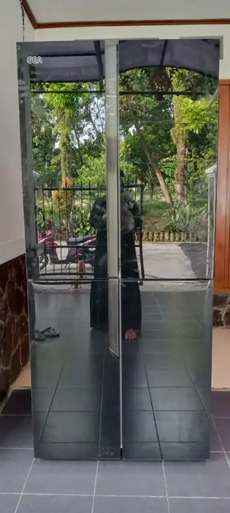 Dijual GEA kulkas besar 4 pintu