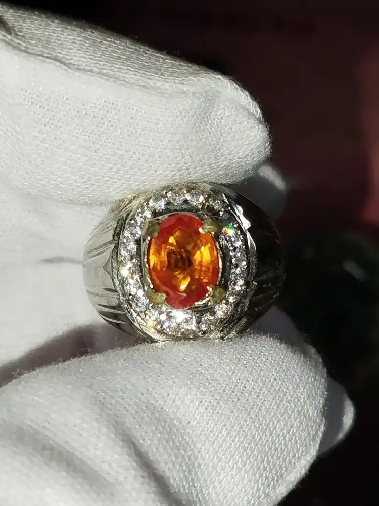NATURAL ORANGE SAPPHIRE TANZANIA 2.01CT PLUS MEMO