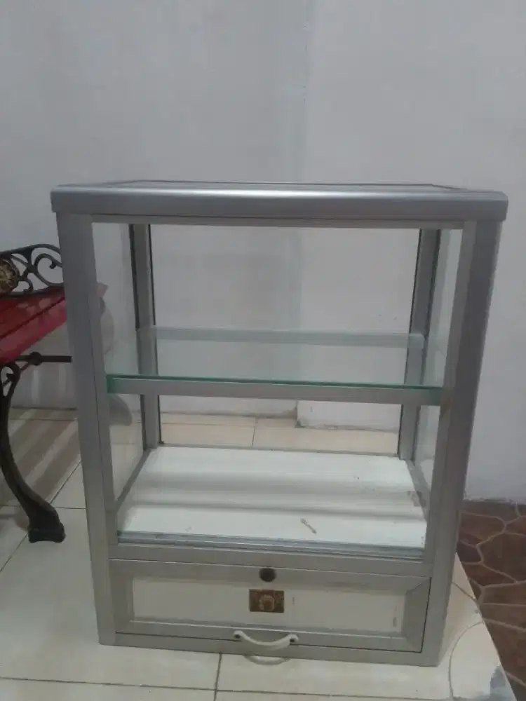 Etalase Rokok / Warung Kopi