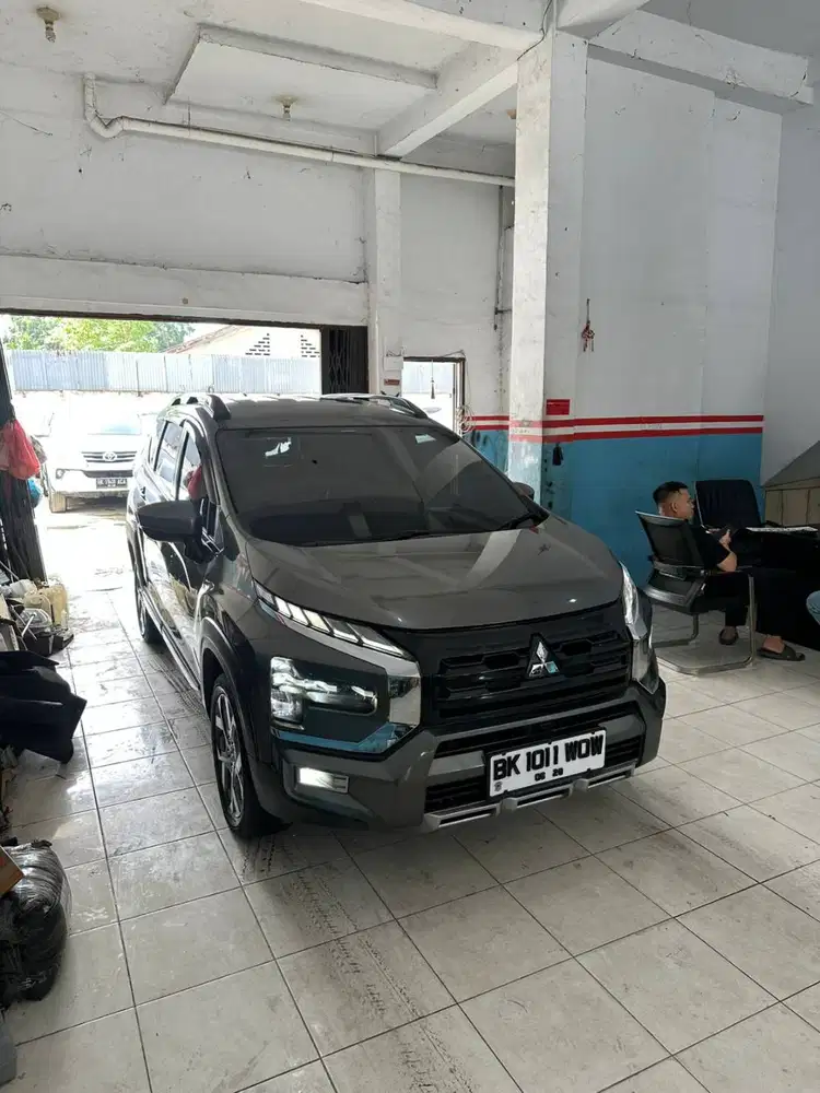 (DP40jt) Mitsubishi Xoander Cross Premium Matic 2023 Murah