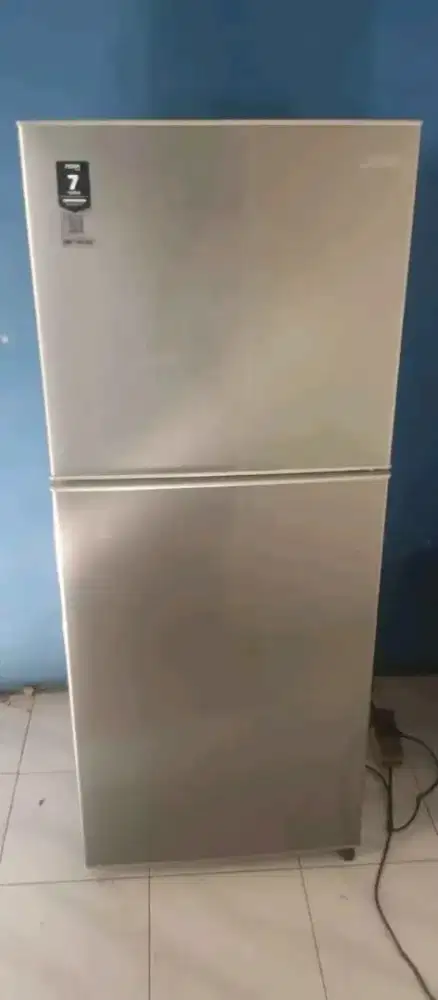 Kulkas normal siap pake merk aqua