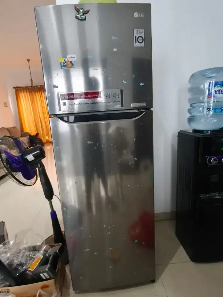 Dijual kulkas LG inverter GN C272SLCN