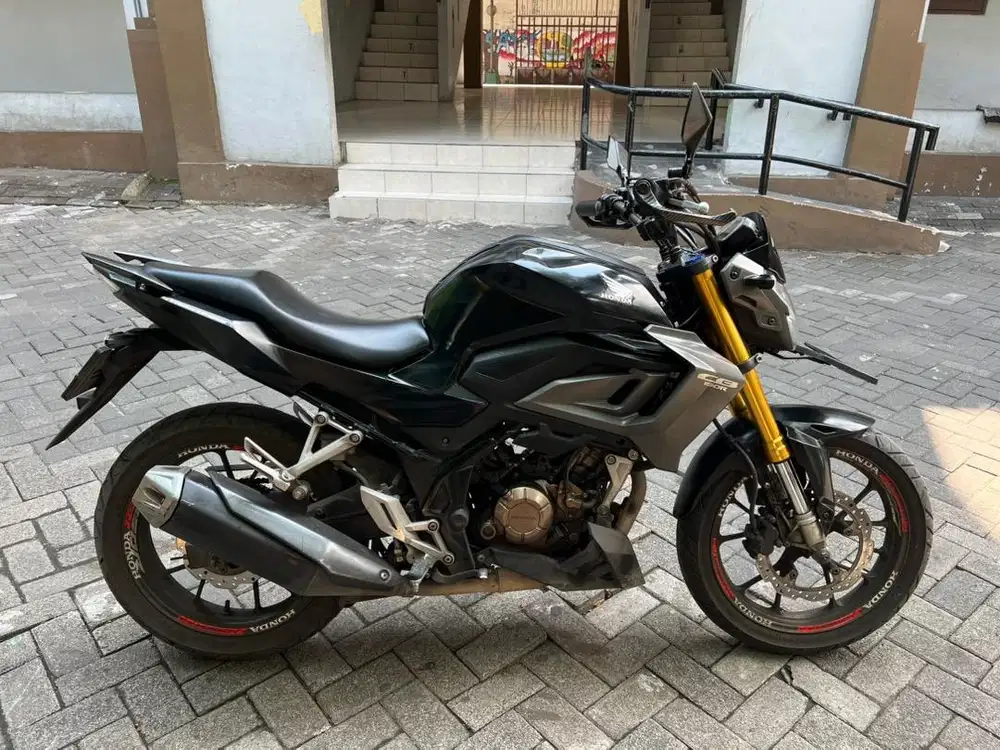 CB 150R 2021 Hitam dijual cepat
