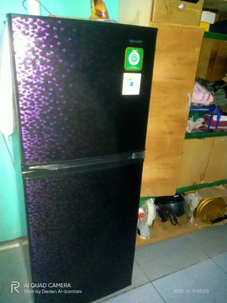 Kulkas 2 pintu mrek Sharp