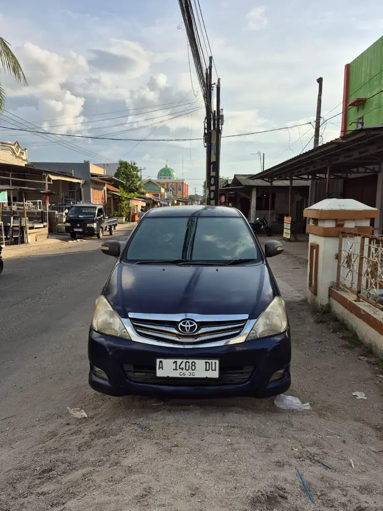 Toyota Kijang Innova 2005 Bensin