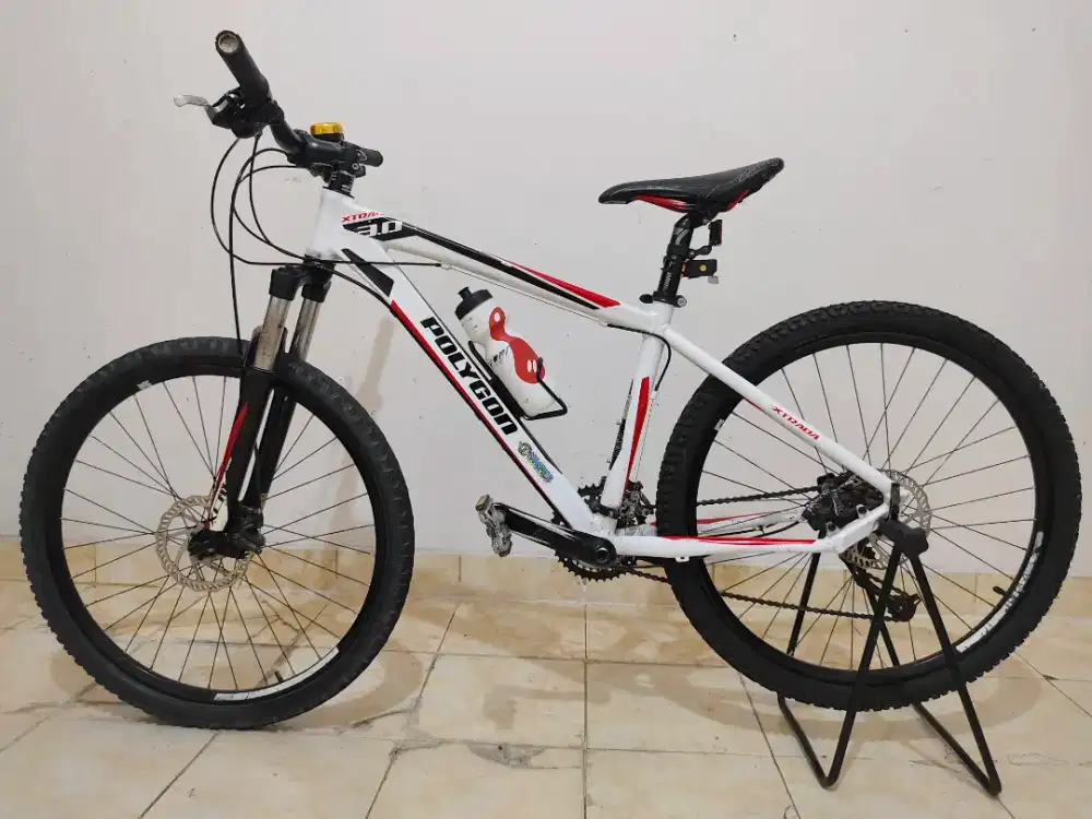 Sepeda Gunung Polygon Xtrads 3.0