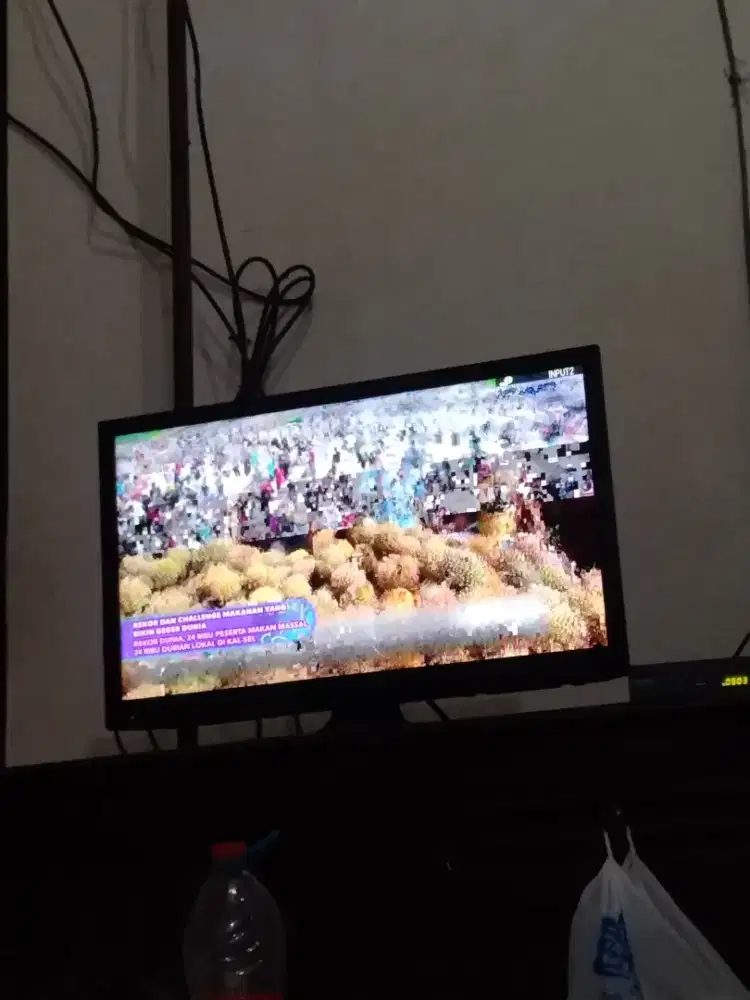 Tv lcd Sharp 24 inci bserta antena dan stb