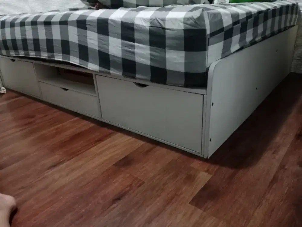 Dipan minimalis putih 160x200