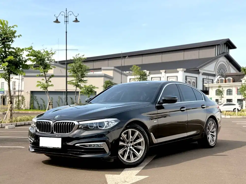 BMW 520i G30 2019 2.0i Luxury Line Mulus Like New Very Low KM Tangan 1