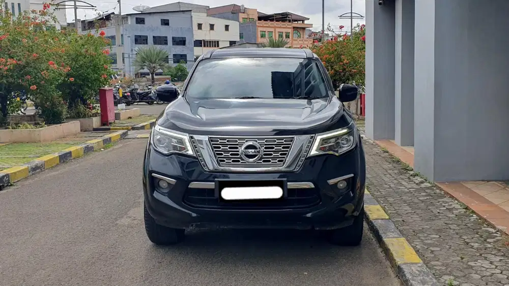 Nissan terra ve matic 2018 hitam