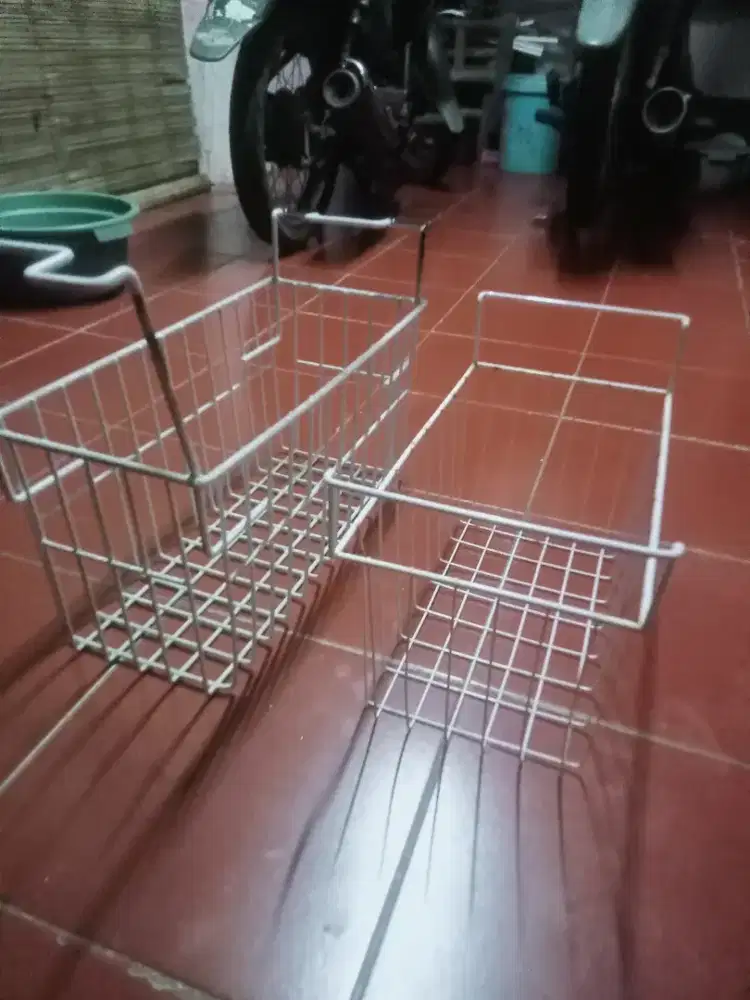 Di jual keranjang frezzer kapasitas 300 literan & 200 literan