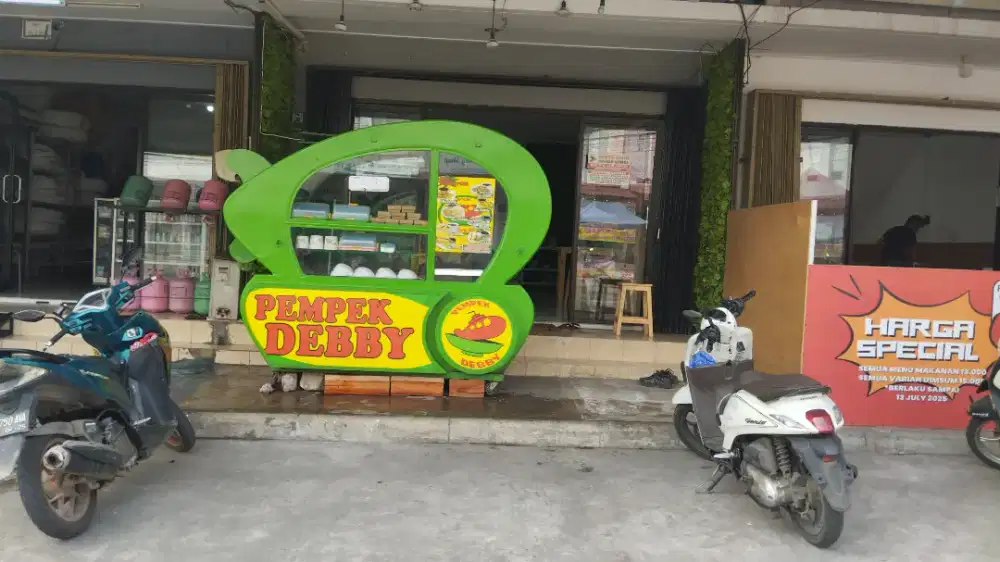 Dibutuhkan Karyawan pria utk jadi driver pempek Debby keliling