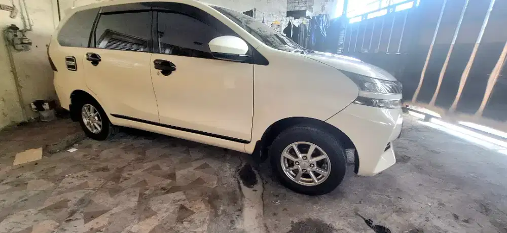 Xenia X 2019 Warna Putih