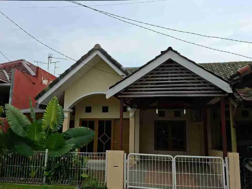 disewakan rumah siap huni KT3+1 LT 160 LB 120 di komplek perumahan galaxy