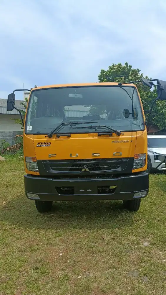 Mitsubishi Fighter X FM 65 FS Hi-Gear 4x2 m/t Orange