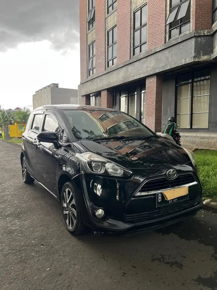 Toyota Sienta V matic 2017