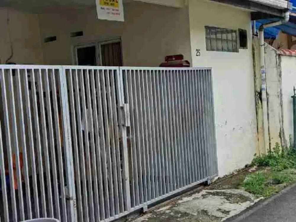 Dijual Rumah tua di Benhil Lt  95 m2 lb 85 m2 ada 2+2 kt 2+1 km cocok untuk rumah kost, survei yuk!! nego sampai deal!!