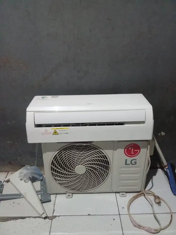 Penjualan AC LG