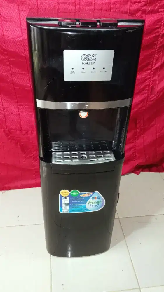 di jual dispenser
merek GEA
galon di bawah