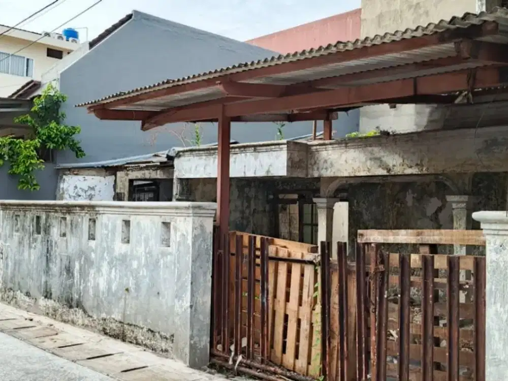 Rumah Kelapa Gading (Gading Mas) 7,5x15m rumah tua, hadap Selatan