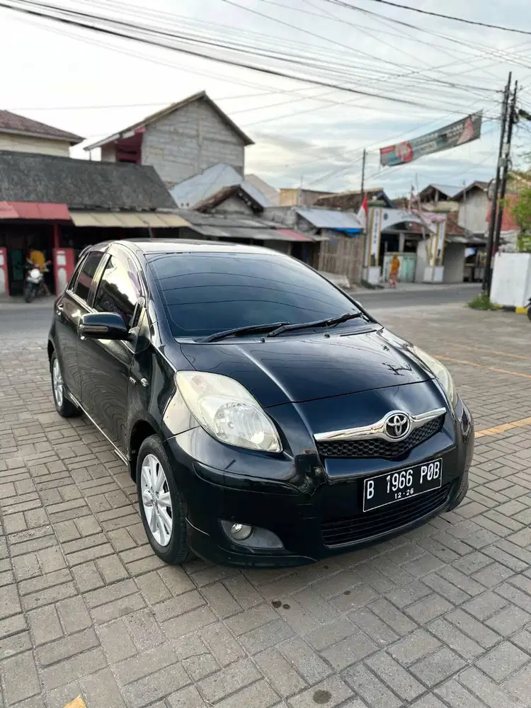 Toyota yaris 2011 J upgrade E AT