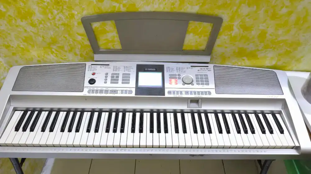 Keyboard Yamaha  Portable Grand DGX 305