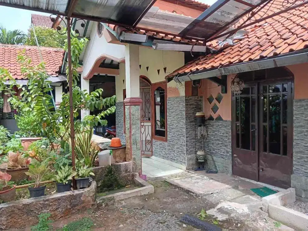 Dijual Rumah tua di Cempaka Putih Barat Hitung Tanah