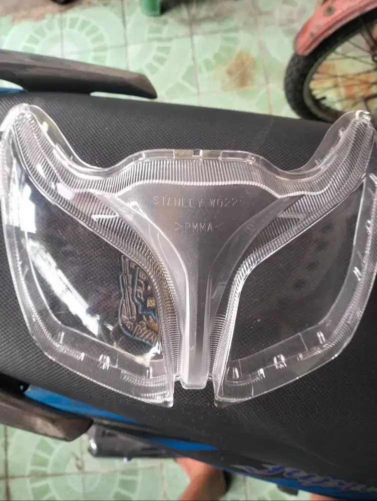 Mika lampu Jupiter z1