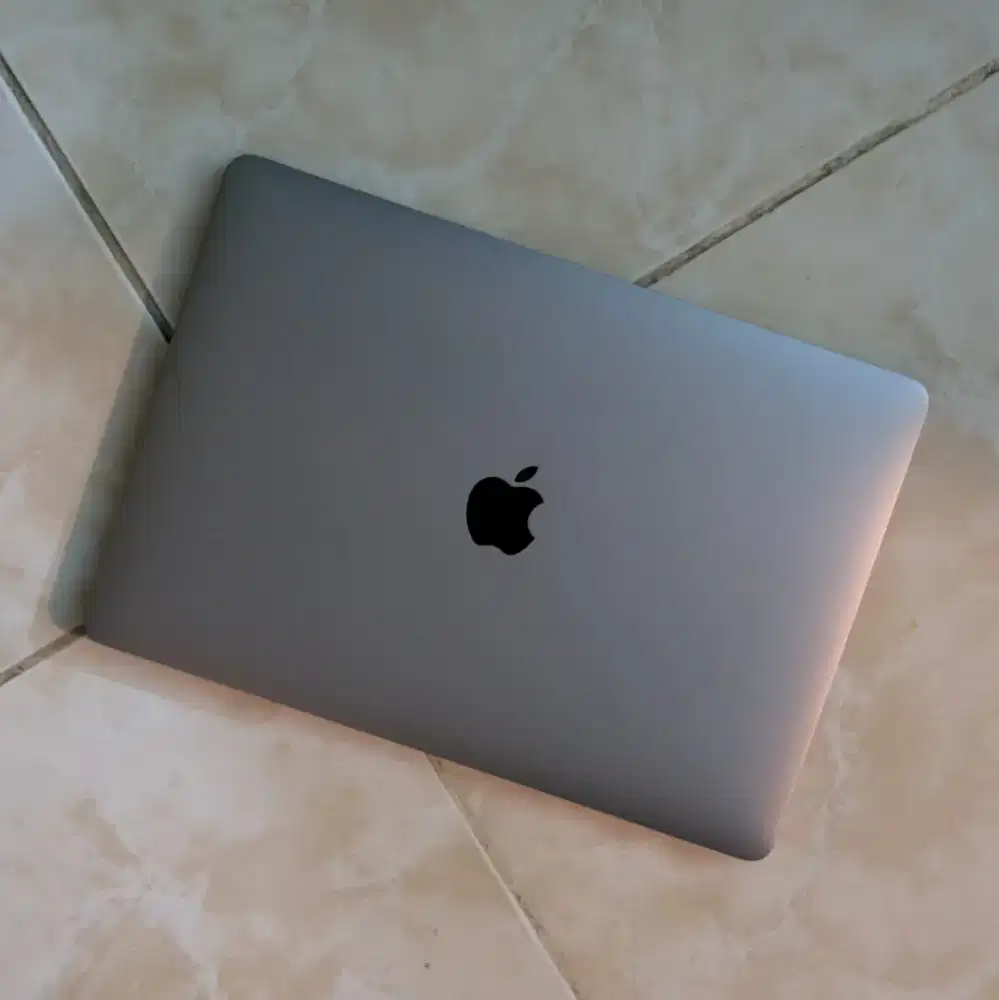 Macbook Pro M1 2021 mulus locked activation