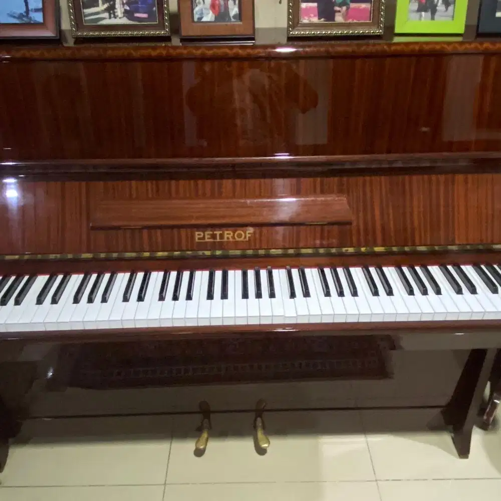 Piano Petrof, 1958  Standing Straight Classic