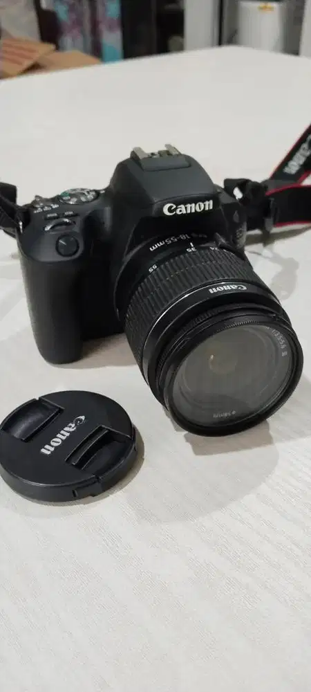 CANON EOS 200D like new!