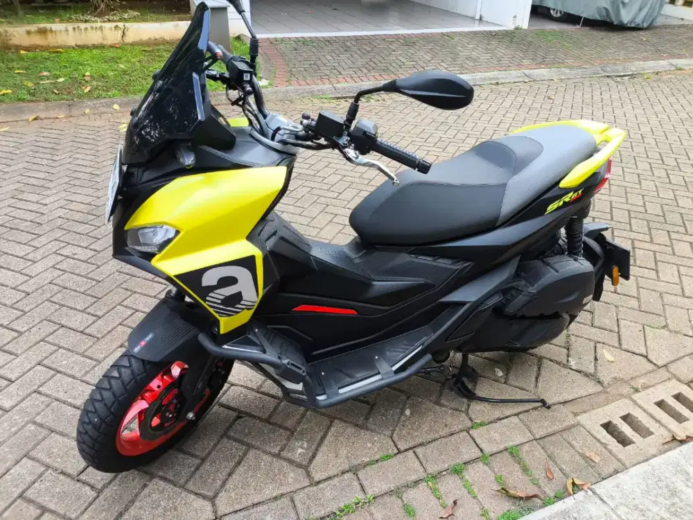 Aprilia SRGT 200