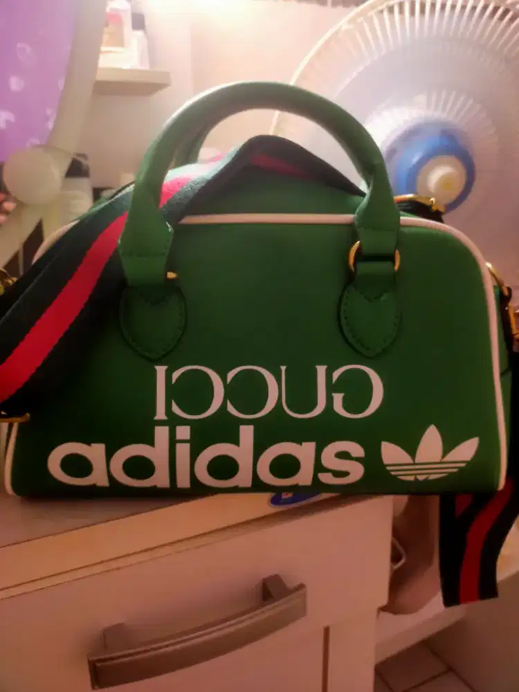 Tas wanita warna hijau