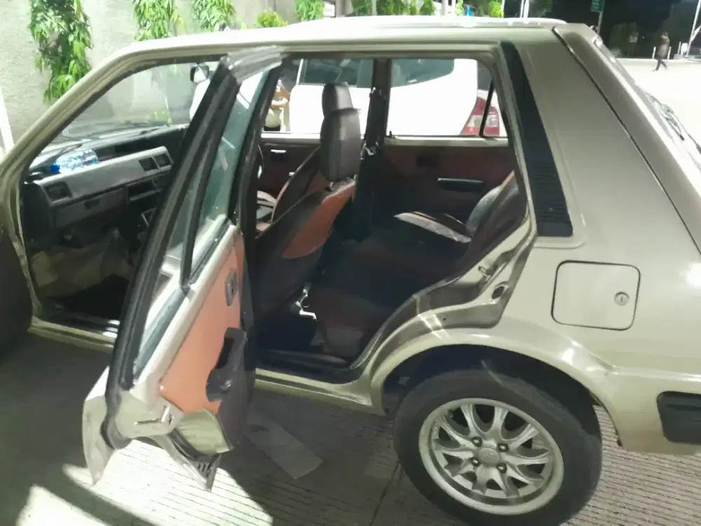 Dicari majikan yang setia2Toyota Starlet 1986 Bensin