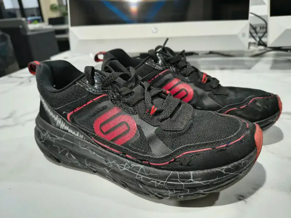 Sepatu Sneakers Joging UNERD x GODZILLA