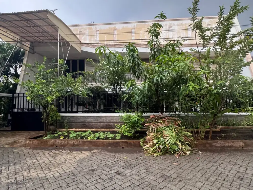 Manyar Kertoadi dekat Pakuwon City, Kertajaya