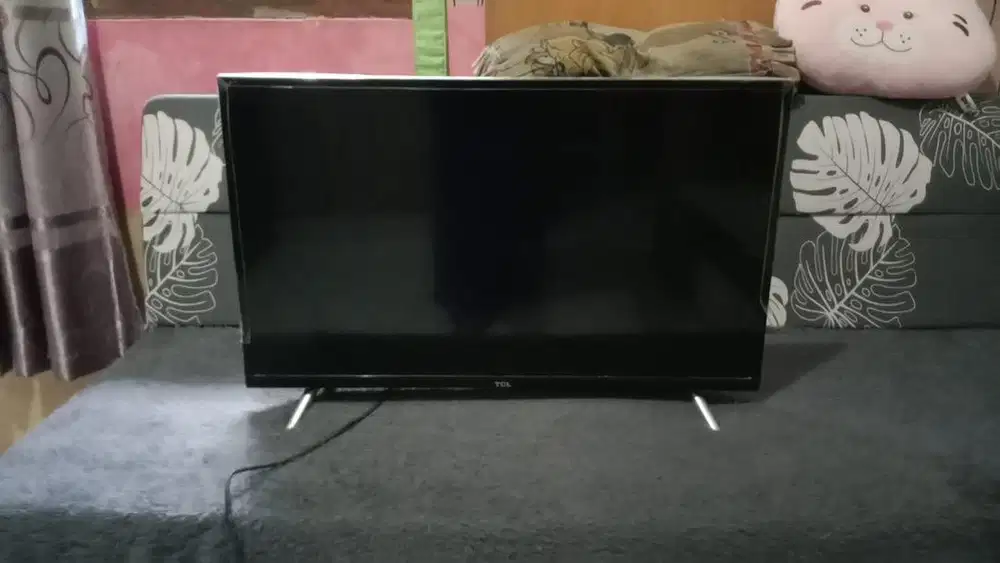 TV BEKAS!! TV TCL 32B3 HITAM