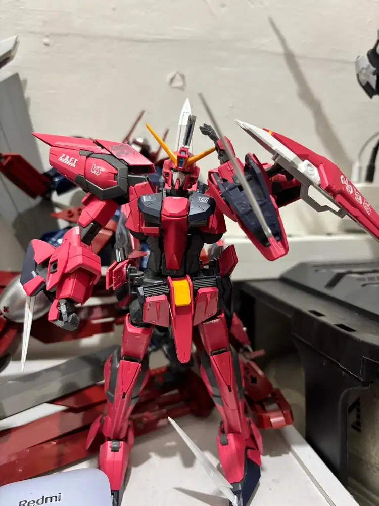 MG 1/100 AEGIS GUNDAM BANDAI