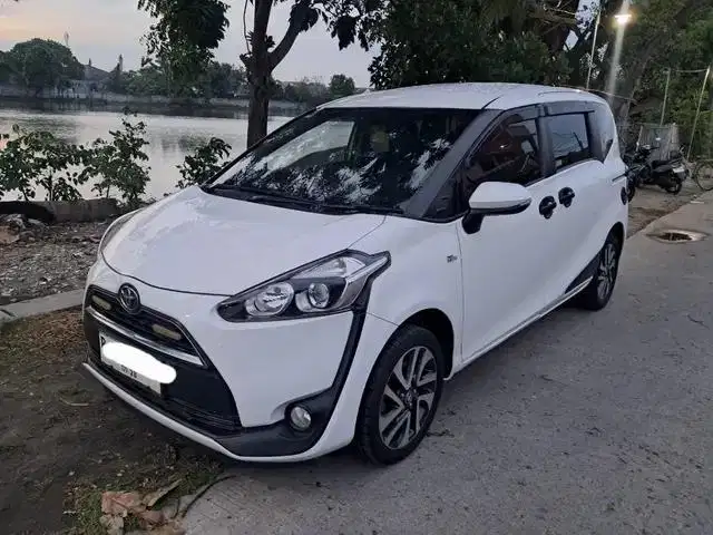 DP MURAH - Toyota Sienta 1.5 V Bensin-MT 2018