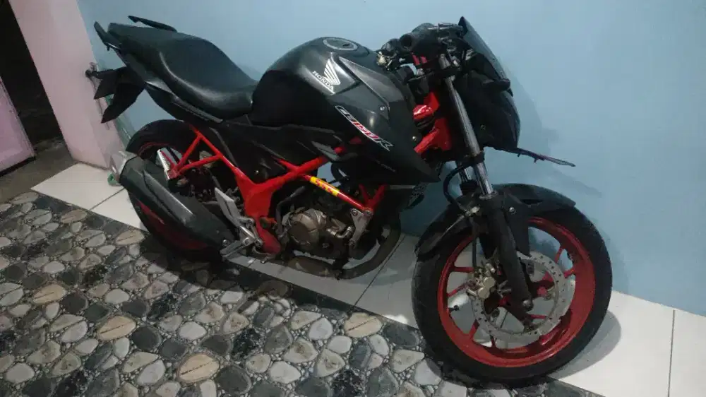 Honda CB150R StreetFire