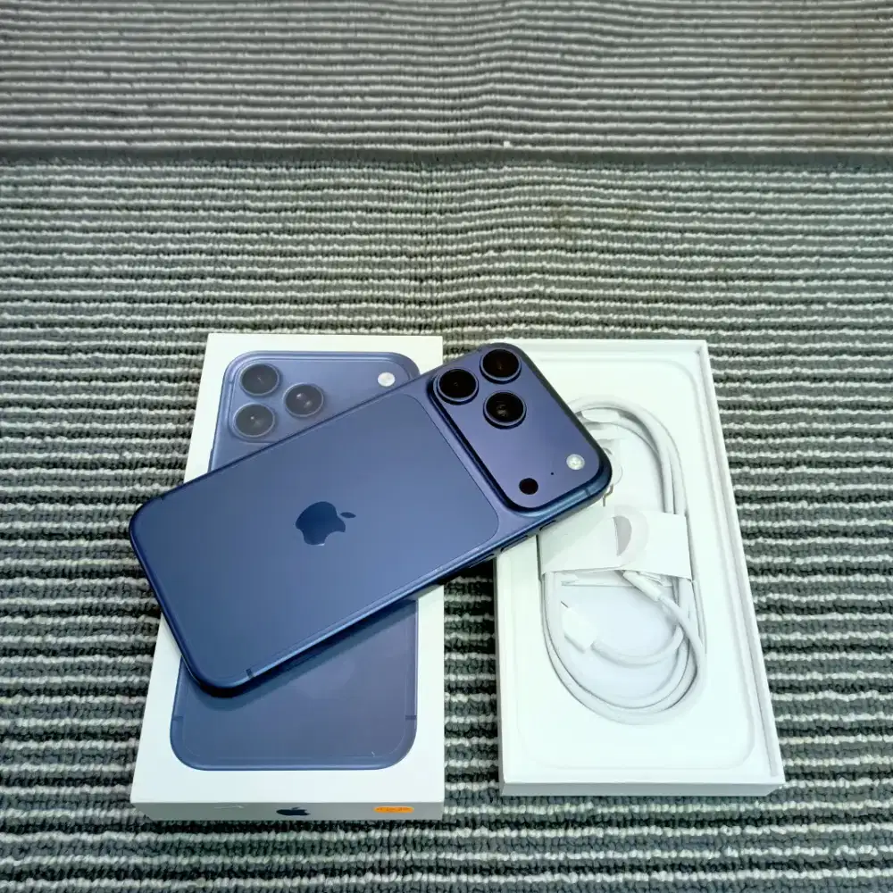 Iphone 17 Pro Max 256gb pakai 1 Bln 99% msh like new grs resmi ibox