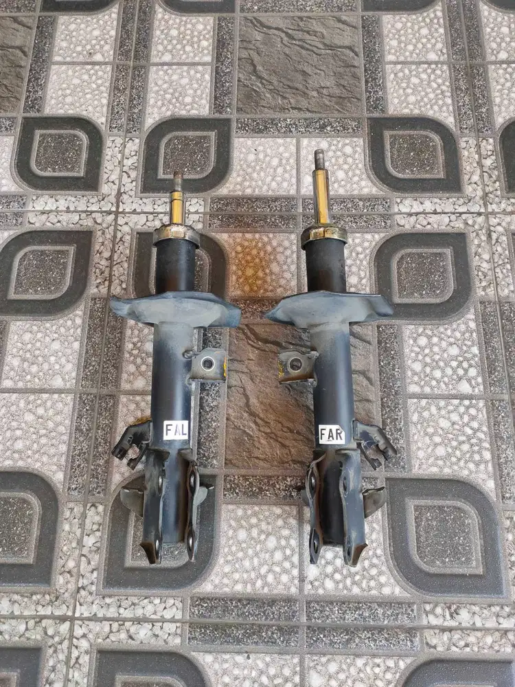 4pcs Shockbreaker Absorber Depan Nissan Evalia Original RUSAK