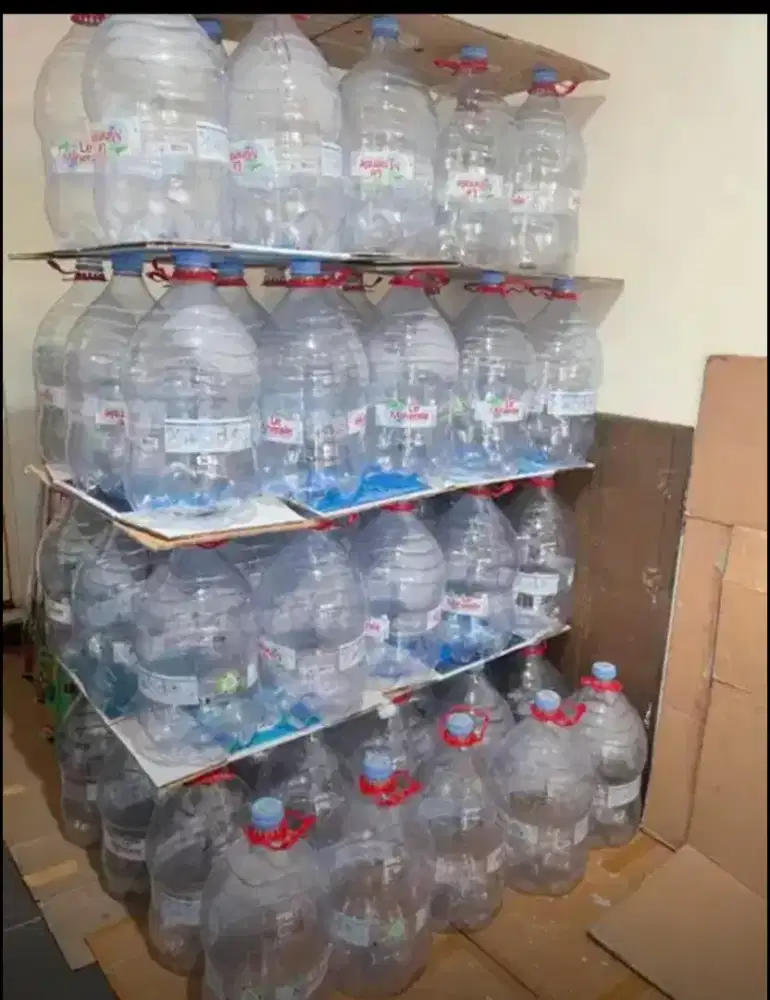 Yang butuh buat pot tanaman di jual murah 1000 rupiah perbotol