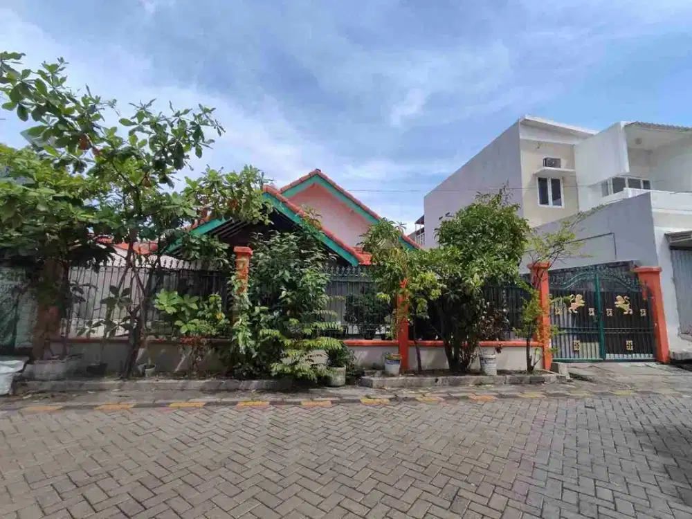 BRATANG GEDE Lebar 14‼️Jual Rumah Halaman Luas Cocok untuk Kantor/Usaha Tengah Kota Surabaya