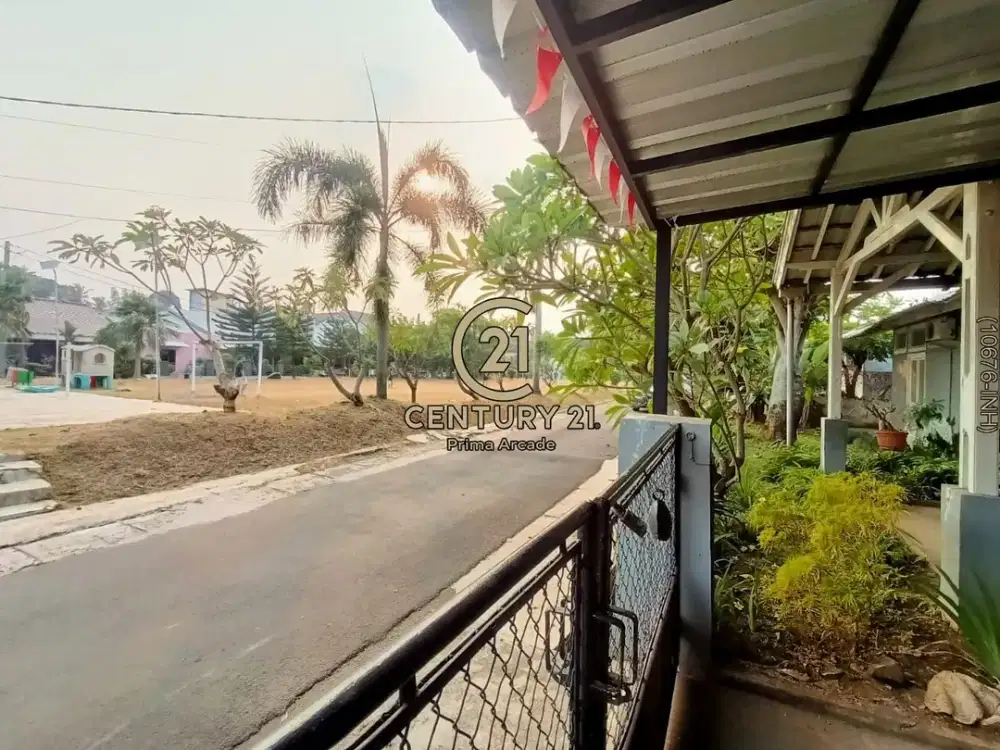 Rumah Luas Depan Lapangan Dalam Cluster Di Ciputat Raya Tangsel
