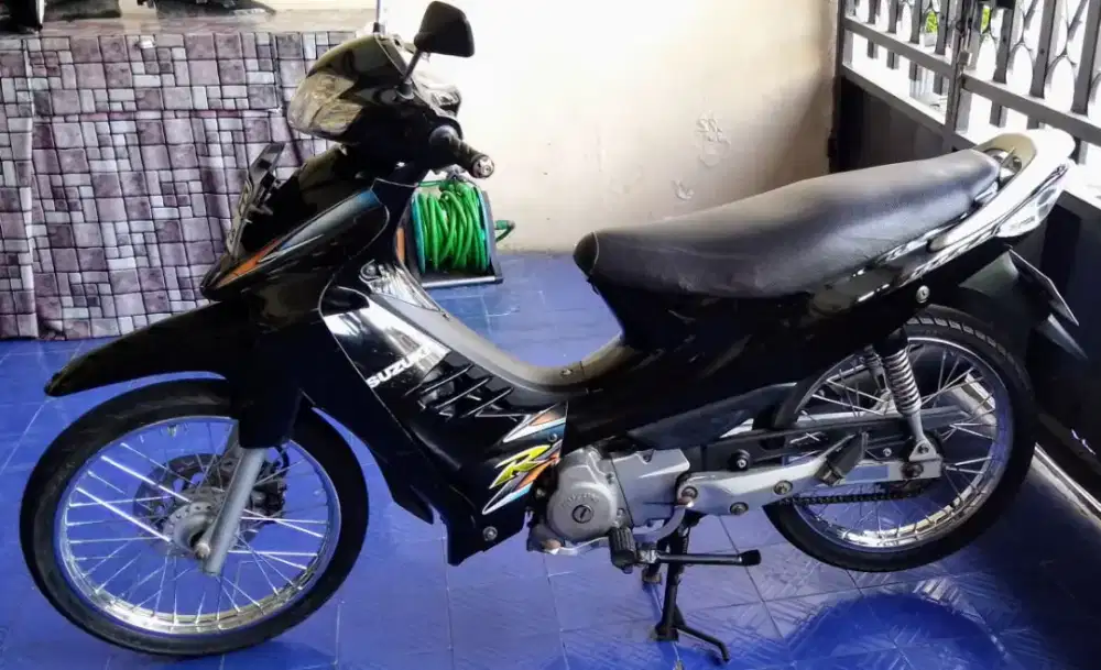 SUZUKI SHOGUN R 125 TAHUN 2004 MULUS FULL ORISINIL