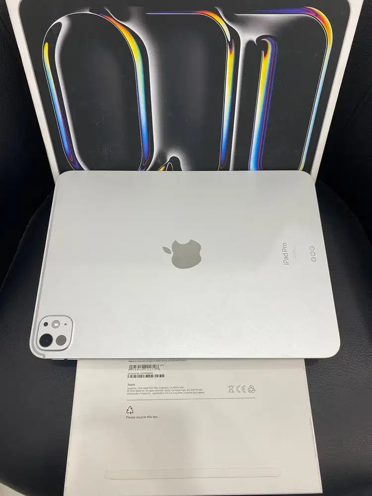 IPAD Pro M4 11-inch , Silver , 256 LL/A WiFi Only