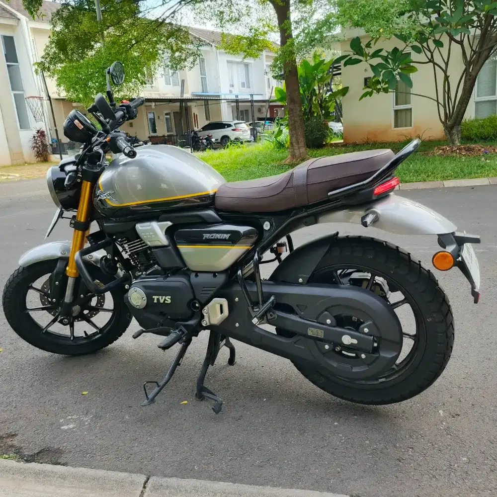 TVS Ronin (seperti baru) KM dibawah 300, thn 2024