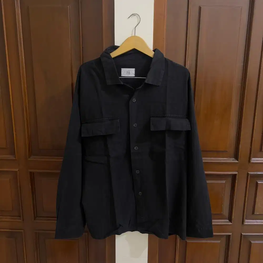 Kemeja Oversize Lengan Panjang